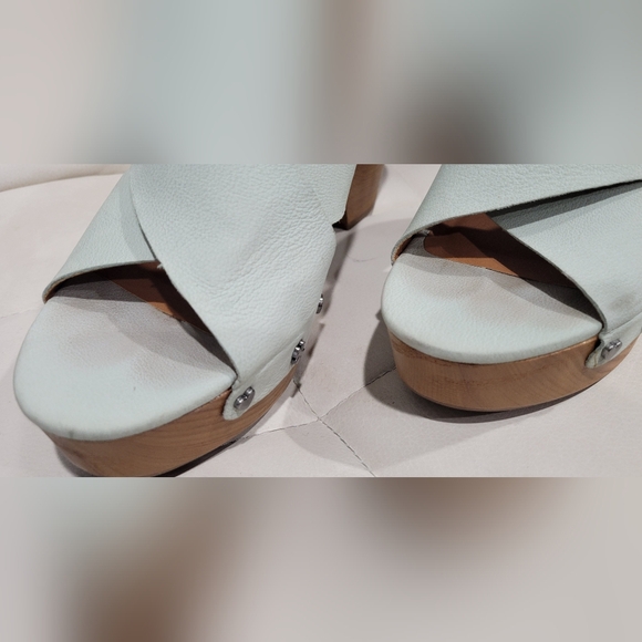 Lucky Brand Women's Takara Heeled Sandal in Mint Green with a 1-1/2" Platform - Picture 5 of 8